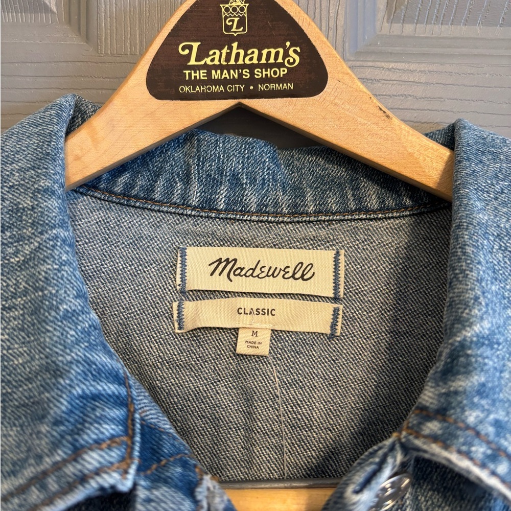 NWT Madewell Classic Blue Denim Jacket in Medford Wash size Medium - Picture 2 of 6